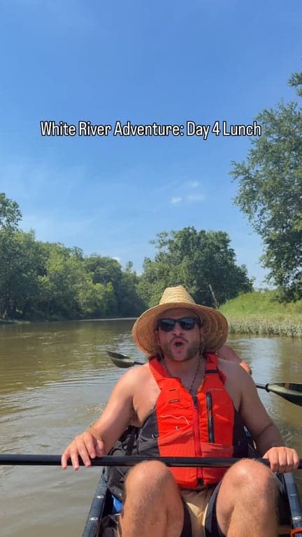 White River Adventure: Lunch Update

Approaching @connerprairie in @visithamiltonco 

@guggmanhausbrewing & jerky for lunch

#canoetrip  @inwhiteriver