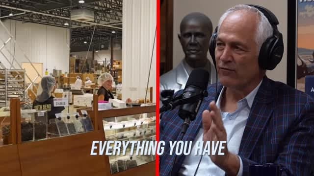Today, @natespangle sat down with @southbend_chocolatecompany and @indianadinomuseum owner Mark Tarner to talk about chocolate and DINOSAURS! // getindiana.com

#hoosiers #indiana #midwest