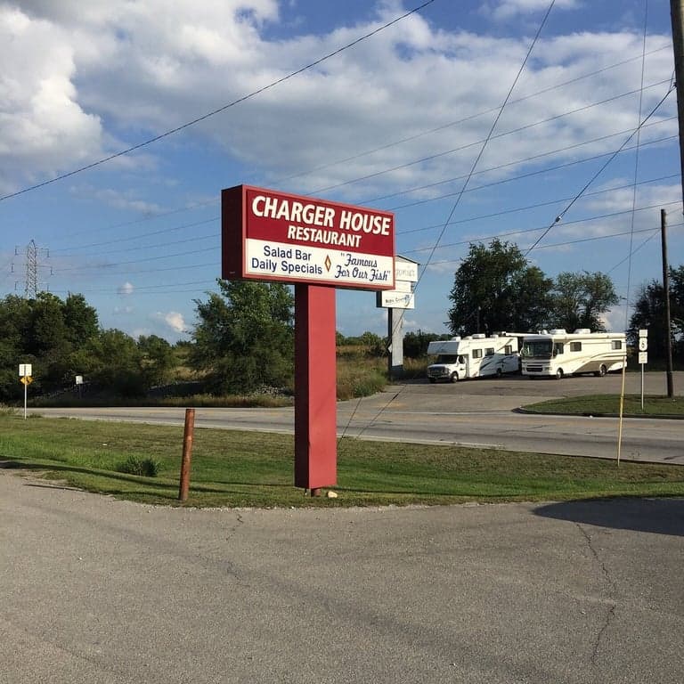 The Charger House: Ligonier’s Hidden Gem for Comfort Food