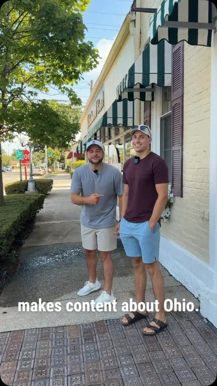 @mitchellbienvenue and I traded places this weekend! 

He spent the weekend as a Hoosier in @visithamiltonco and I spent the weekend as a buckeye in @visitdublinohio

#indiana #ohio #midwest