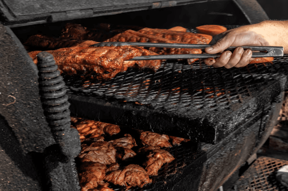 Rubbin’ Butts BBQ: A Smoky Hoosier Favorite in Sellersburg, Indiana