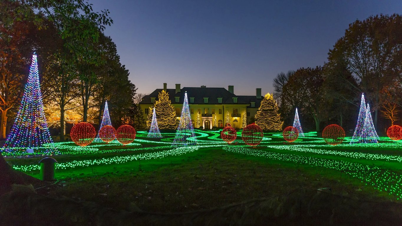 10 Can't-Miss Christmas Light Shows in Indiana