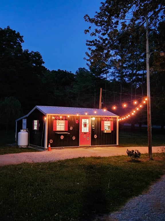 The Lyford Donut Barn: Sweet Tradition and Irresistible Flavor