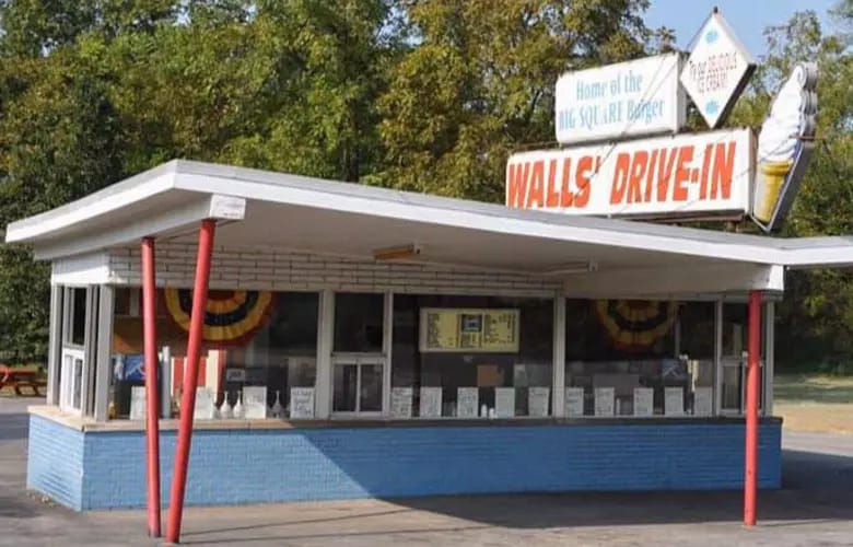 Walls’ Drive-In: A Must-Stop Classic in Cannelton, Indiana